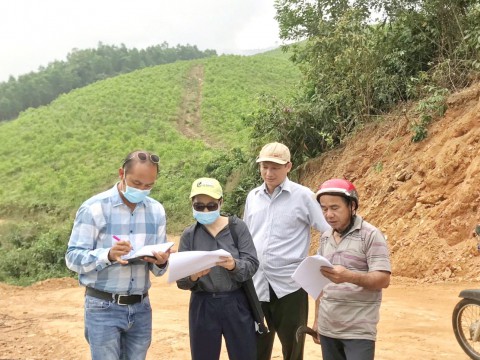 Đoàn chuyên gia kiểm tra đánh giá hiện trạng các lô rừng tham gia chứng chỉ FSC