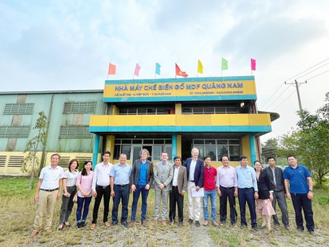 Ông Stuart Belvis - Trưởng Chương trình Quỹ Khí hậu và Phát triển Hà Lan (DFCD) Châu Á + Ông Huib-Jan de Ruljter - Chuyên gia cao cấp ngân hàng Phát triển doanh nghiệp Hà Lan (FMO) + Ông Aart Jan Mulder - Chuyên gia cao cấp ngân hàng Phát triển doanh nghiệp Hà Lan (FMO) + Ông Marcel Corneils Auguste Dupuis - Cố vấn cao cấp tài chính Quỹ Khí hậu và Phát triển Hà Lan (DFCD) Phụ trách Đoàn công tác: Ông Tôn Thất Minh Khánh- Quản lý Quỹ Khí hậu và Phát triển Hà Lan
